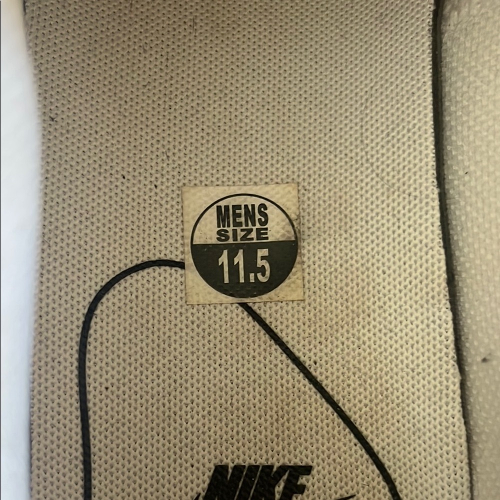 Nike AirMax Men's White Sneakers - Picture 4 of 4